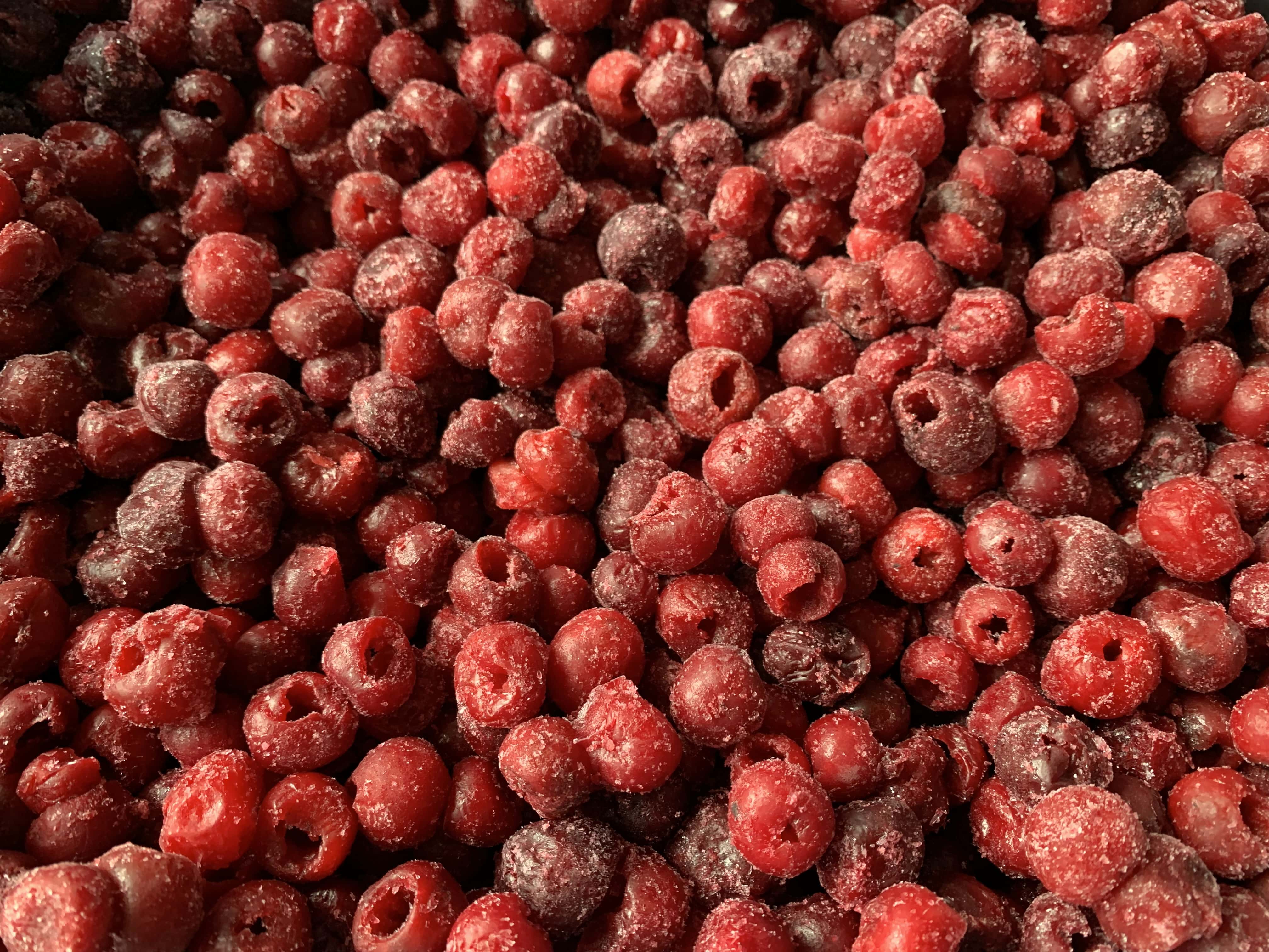 IQF Frozen Sour Cherries Whole / Pitted